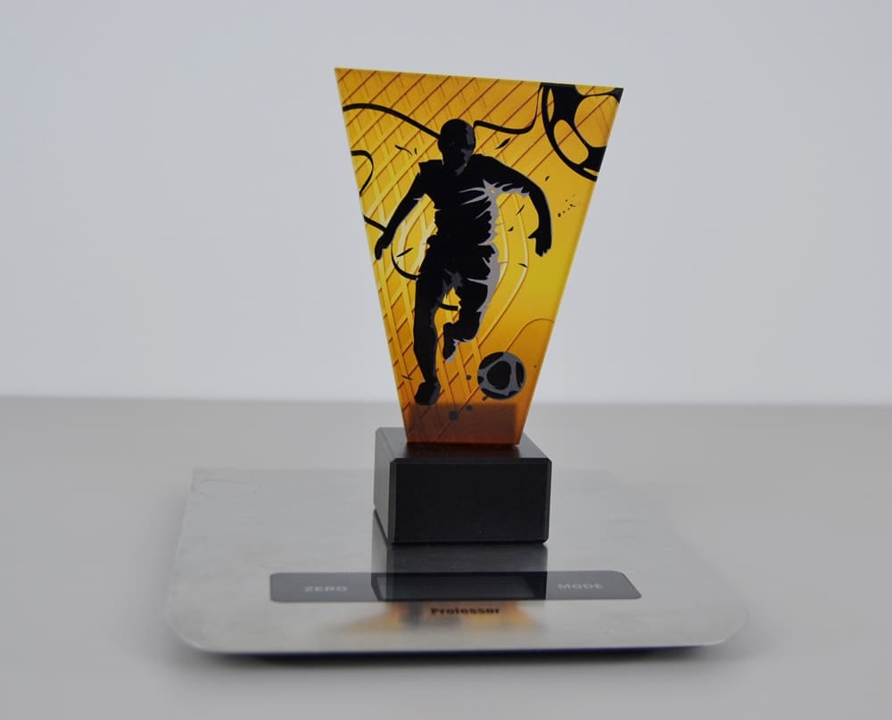 Skleněná fotbalová trofej 15 cm - hráč v běhu