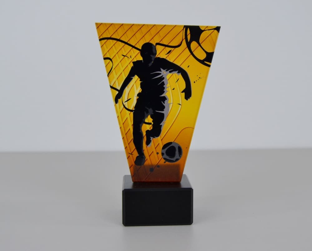 Skleněná fotbalová trofej 15 cm - hráč v běhu